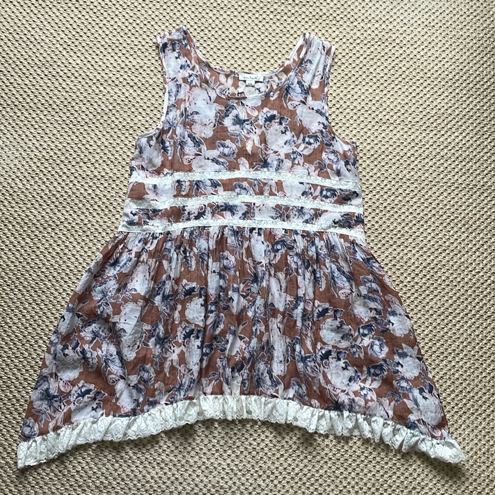 Simply Noelle Flowy Summer Tunic Top Empire Floral Lace Handkerchief Hem L/XL